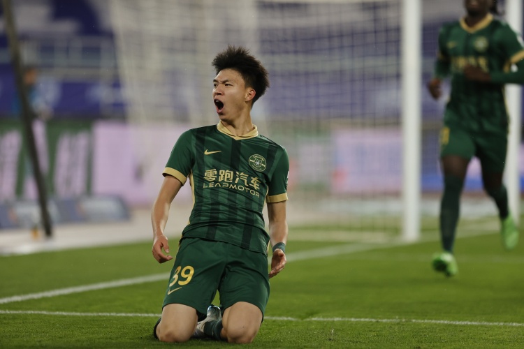 記者：王鈺棟李新翔證明年輕球員能踢好中超，關(guān)鍵在教練敢不敢用